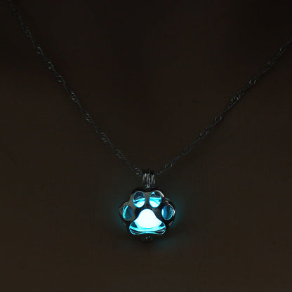 Glowing Paw Chain – Animal Pendant with Night Light Effect