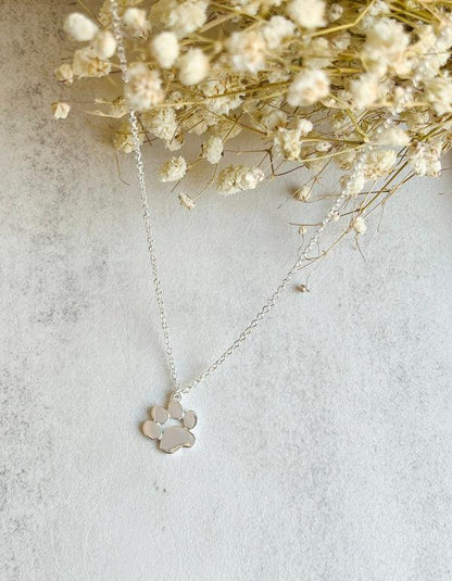 Elegant Silver Paw Necklace in Stainless Steel