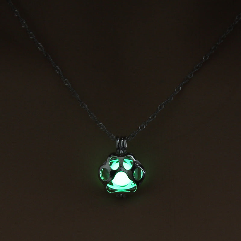 Glowing Paw Chain – Animal Pendant with Night Light Effect