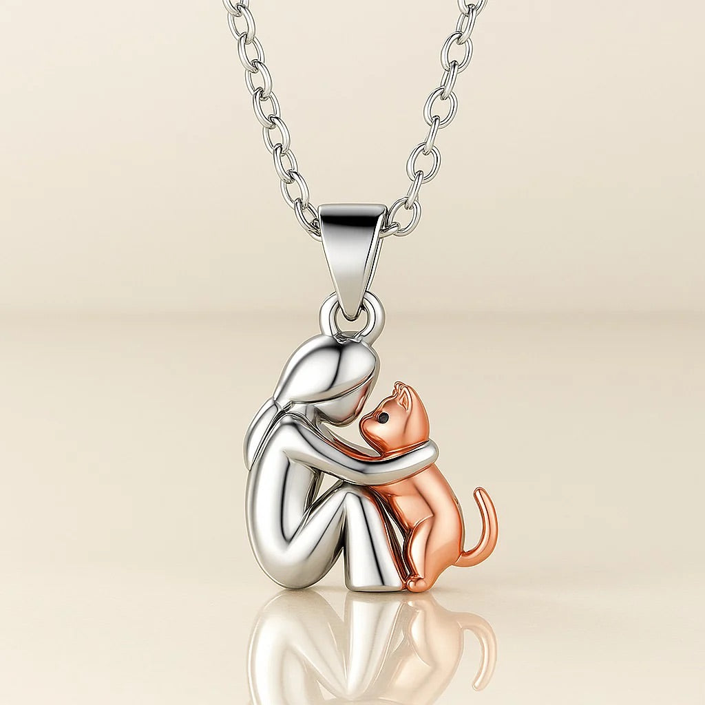 Lucky necklace with cat motif