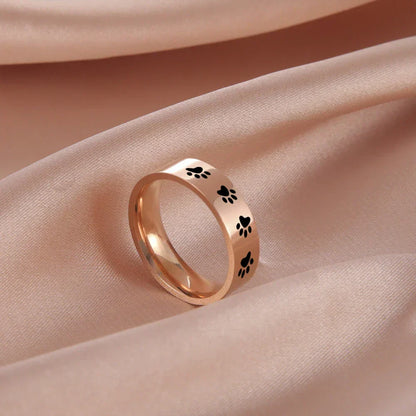 Paw Print Ring in Stainless Steel – Symbolic Jewellery for Animal Lovers