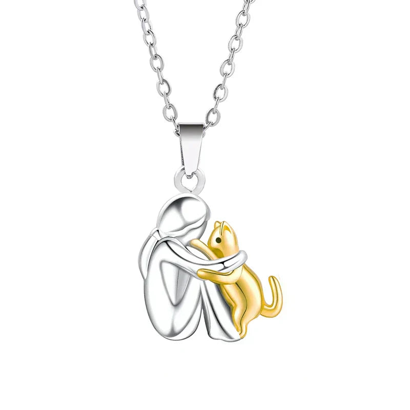 Lucky necklace with cat motif